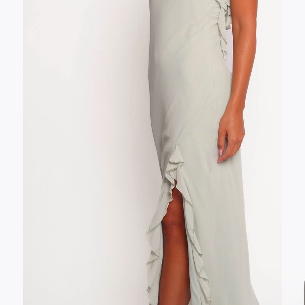Petal & Pup Patricia Ruffle Detail Halter Neck Maxi Dress NWOT - Picture 3 of 5